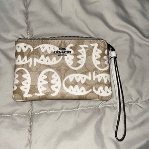 Wristlet
